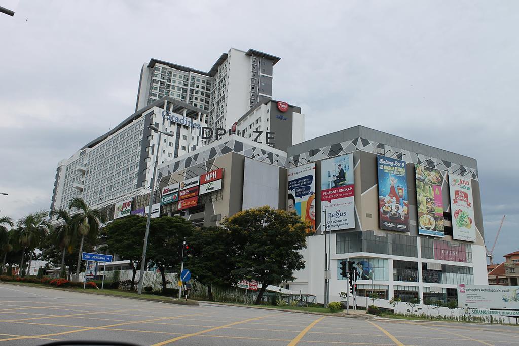 Citadines Dpulze Cyberjaya Aparthotel Exterior photo